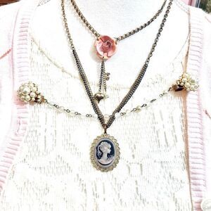 Vintage 1950s Golden Pearl & Beaded Sweater Guard